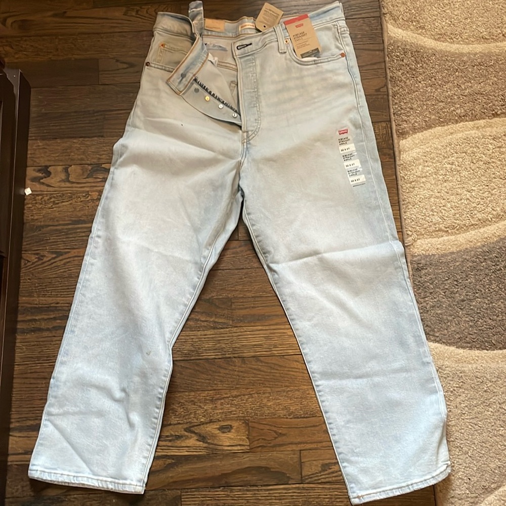 Levi’s Ribcage Straight Ankle Jeans